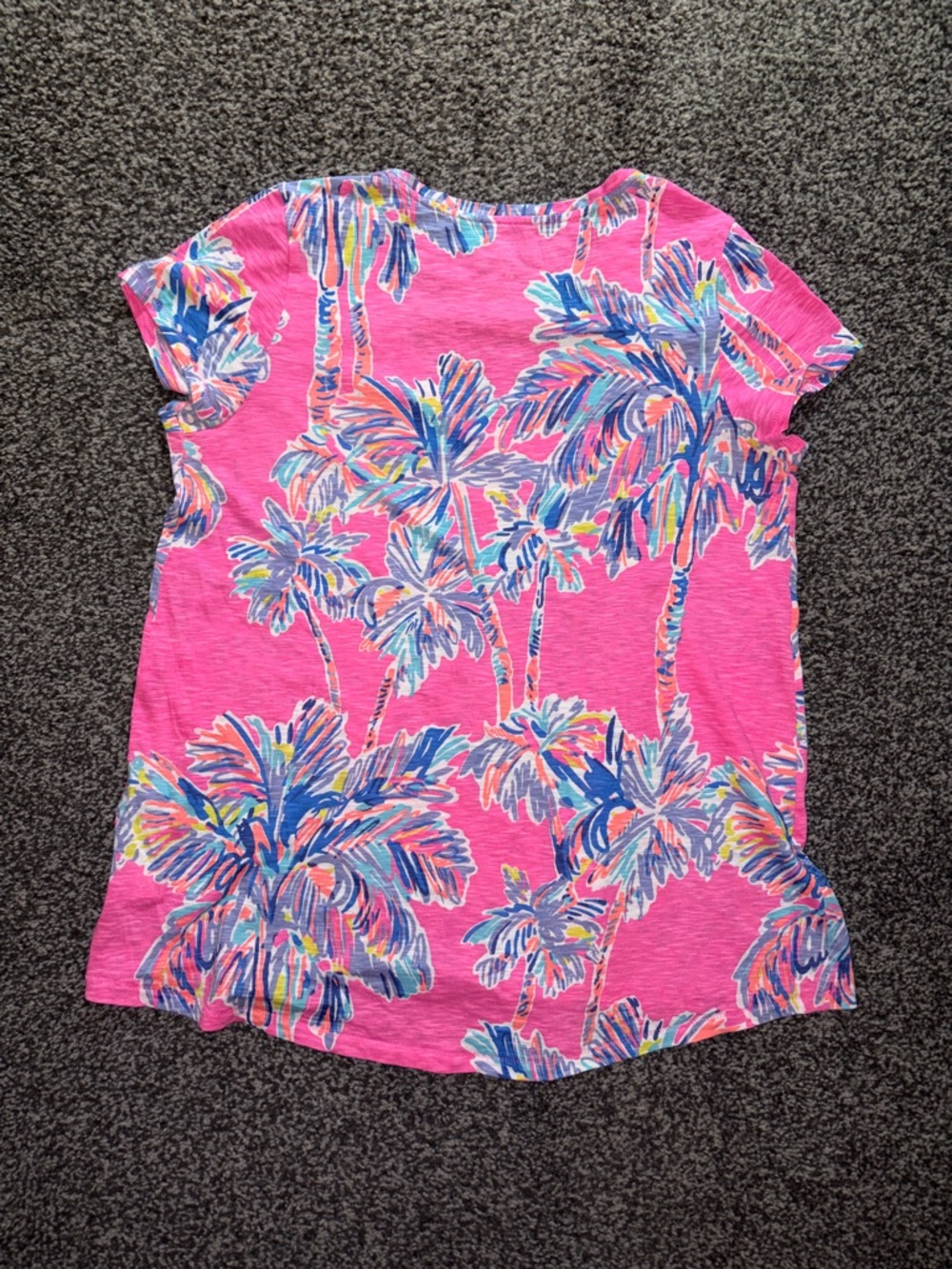 Lilly Pulitzer Etta V-Neck Tee Shirt Hot Pink Palm Print Size Small - Picture 2 of 12